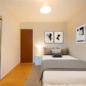 Amazing 2bed In Canary Wharf London