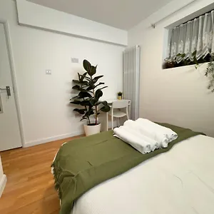 Luxury 2 Bhk In Canary Wharf London